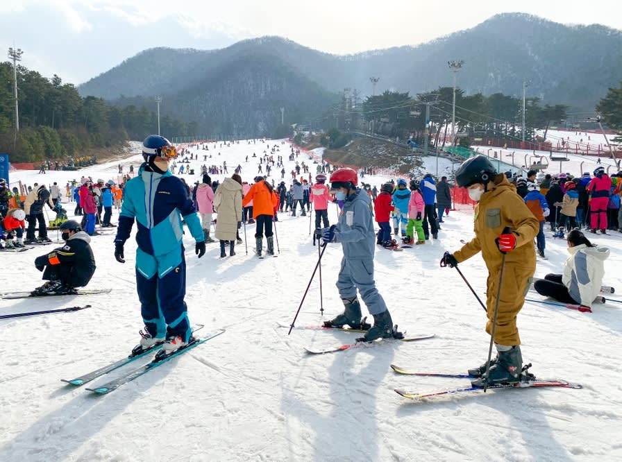 Jisan Forest Resort Ski Day Tour (Ski Clothing + Ski gear + Basic Ski Lessons+ Ski Lift + Moving Walk)