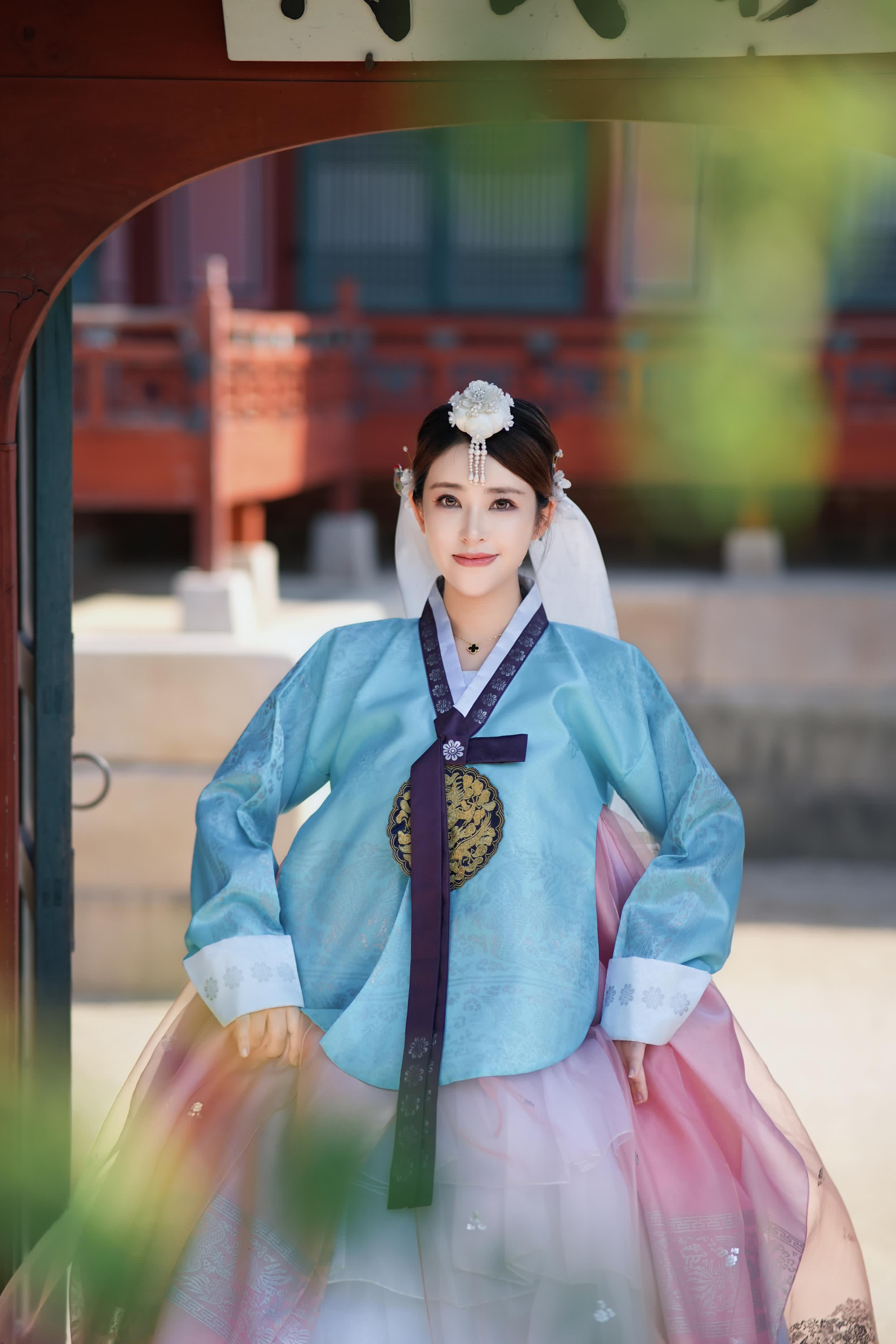 Hanbok-Inspired Korean Makeup + Personal Color Analysis Before Makeup