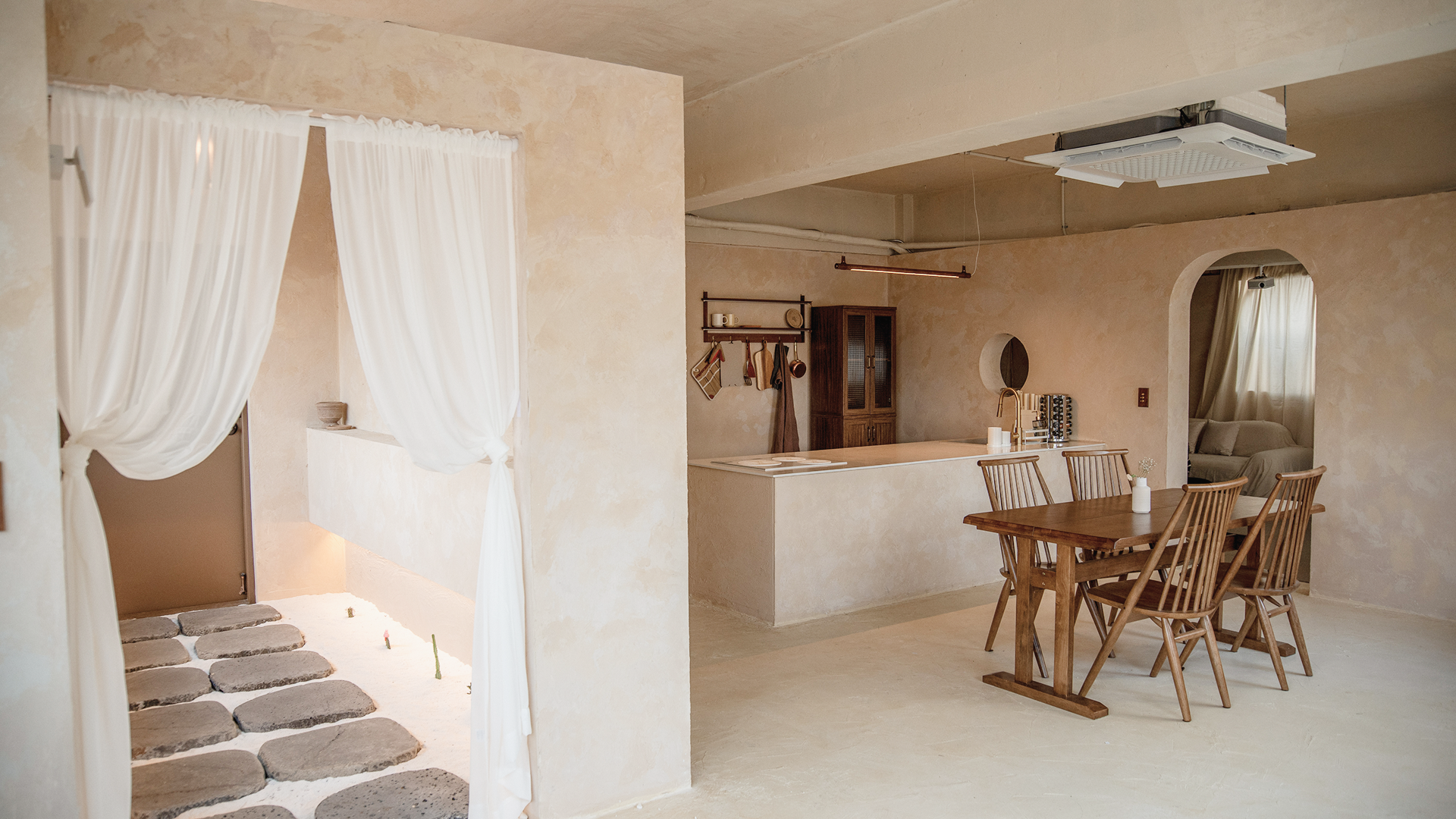 [Seoul] An Invitation to a Private Kitchen by a Trained Michelin-Starred Chef: Tonight, Dak-hanmari & Soju