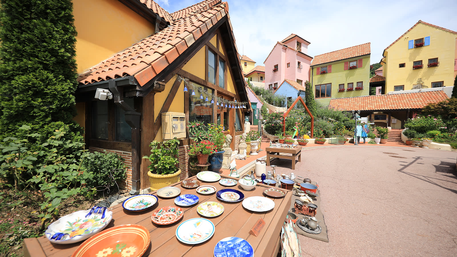 Petite France Or Italian Village + BBQ + Samaksan Cable Car Day Tour
