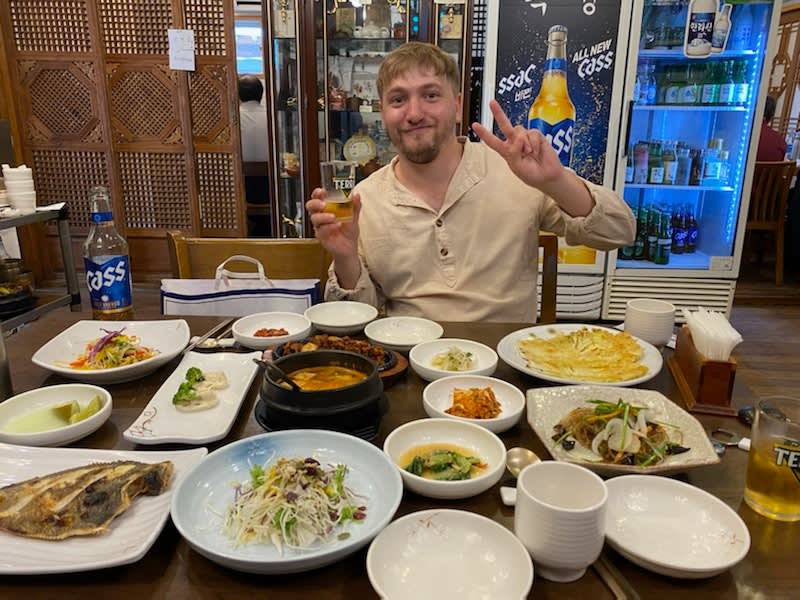 Seoul: Gyeongbokgung & Insa-dong Food Tour