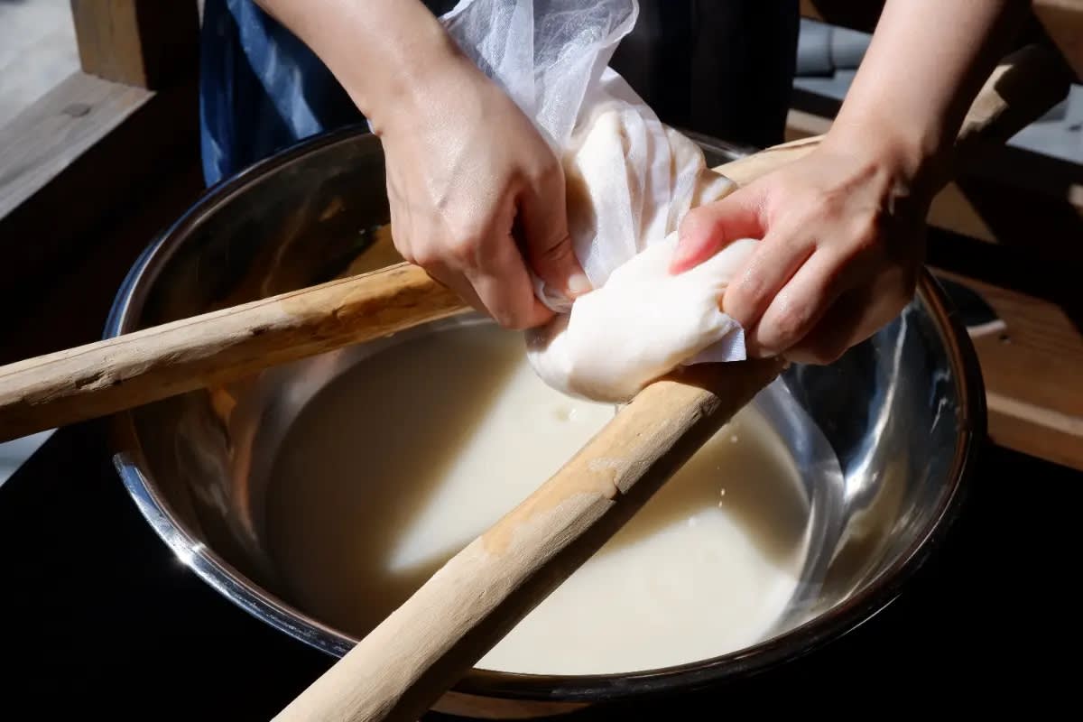 [Suwon Hwaseong Festival] A Festival in Glass - Traditional Korean Liquor Experience for International Visitors (10/5-11)
