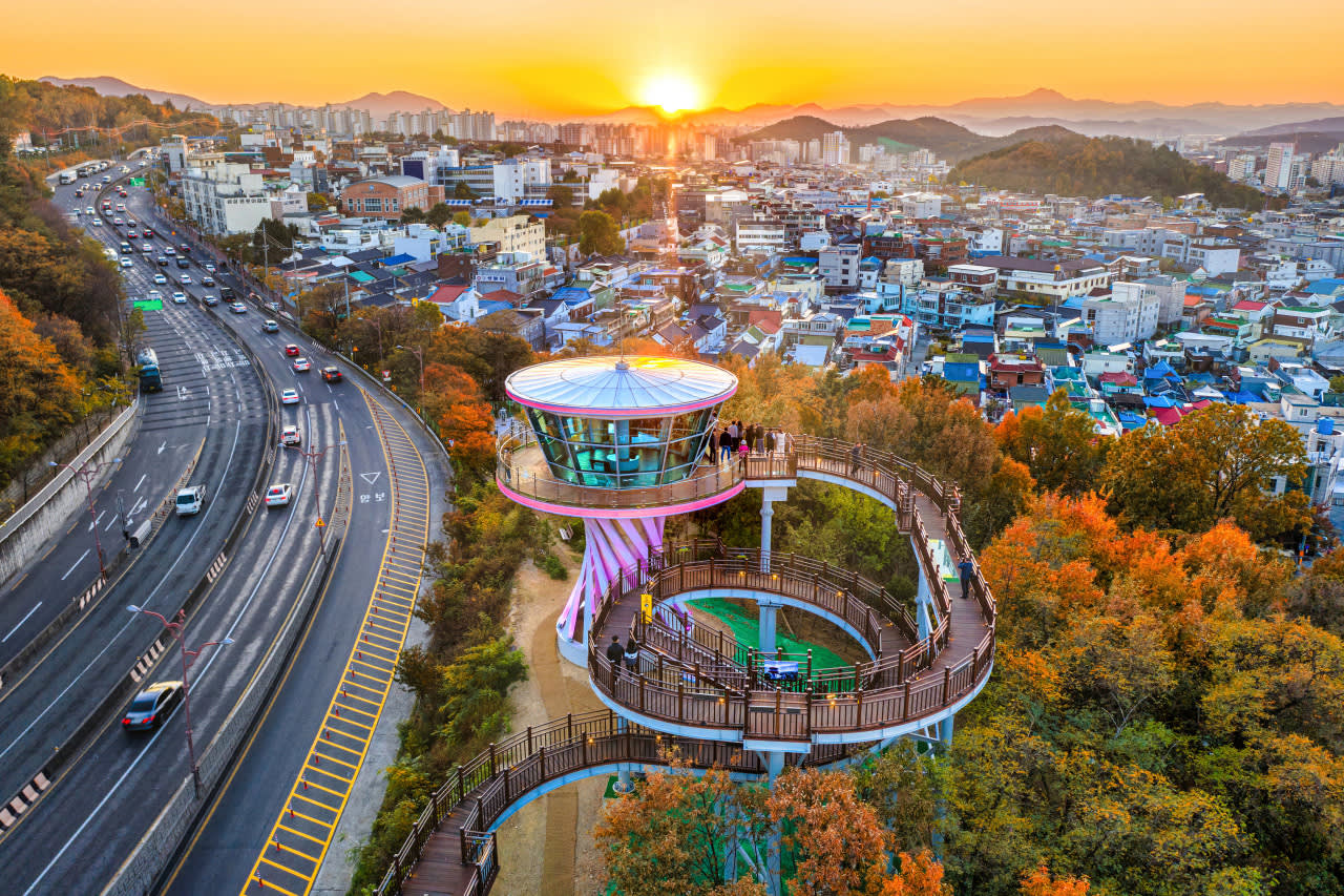[Special Price] A Night Market Full of Vibes + Hanok Tour in Daegu