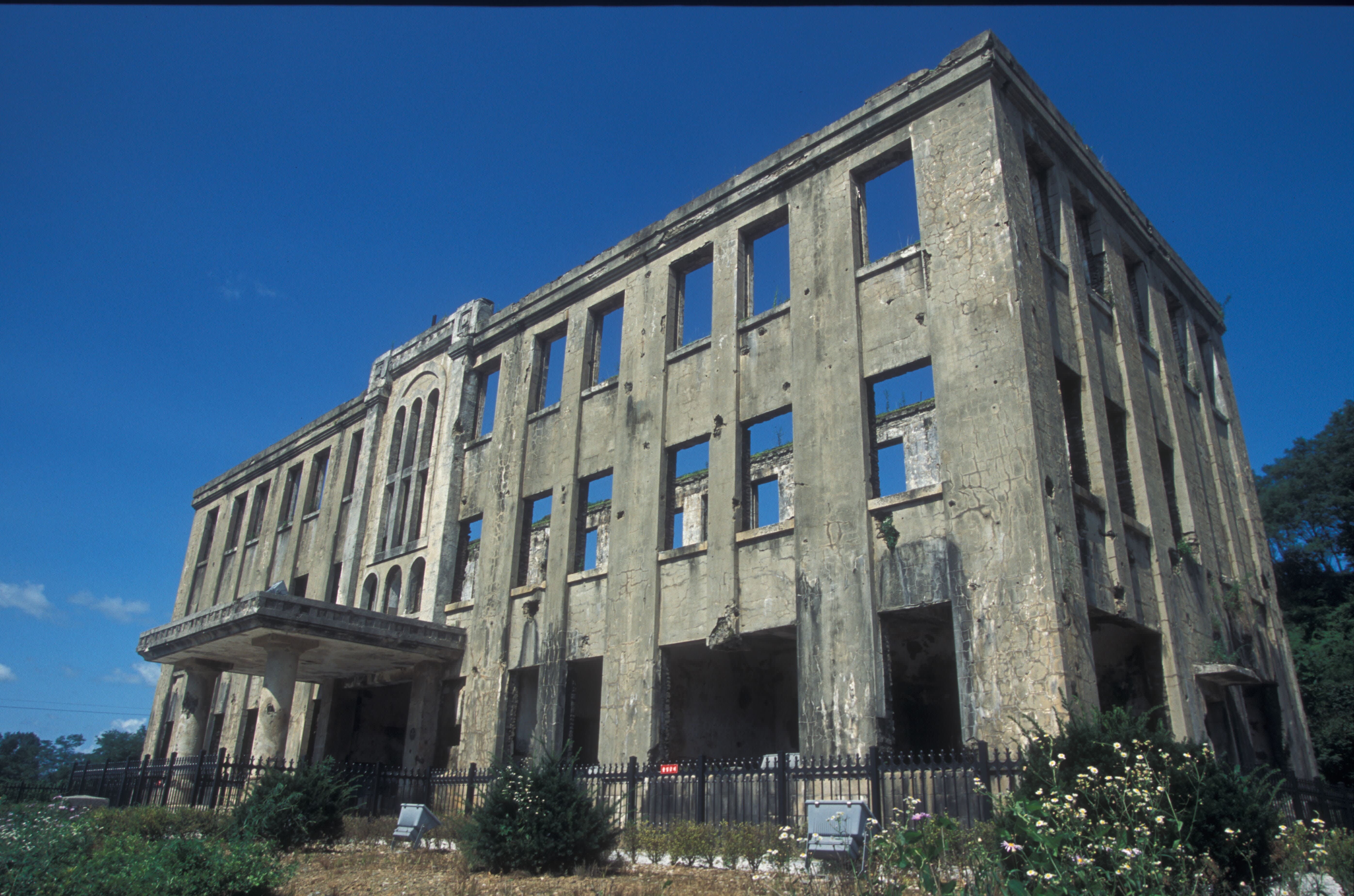 鉄原DMZ非武装地帯/第2トンネル+「UNESCO」漢灘江ジオパークツアー