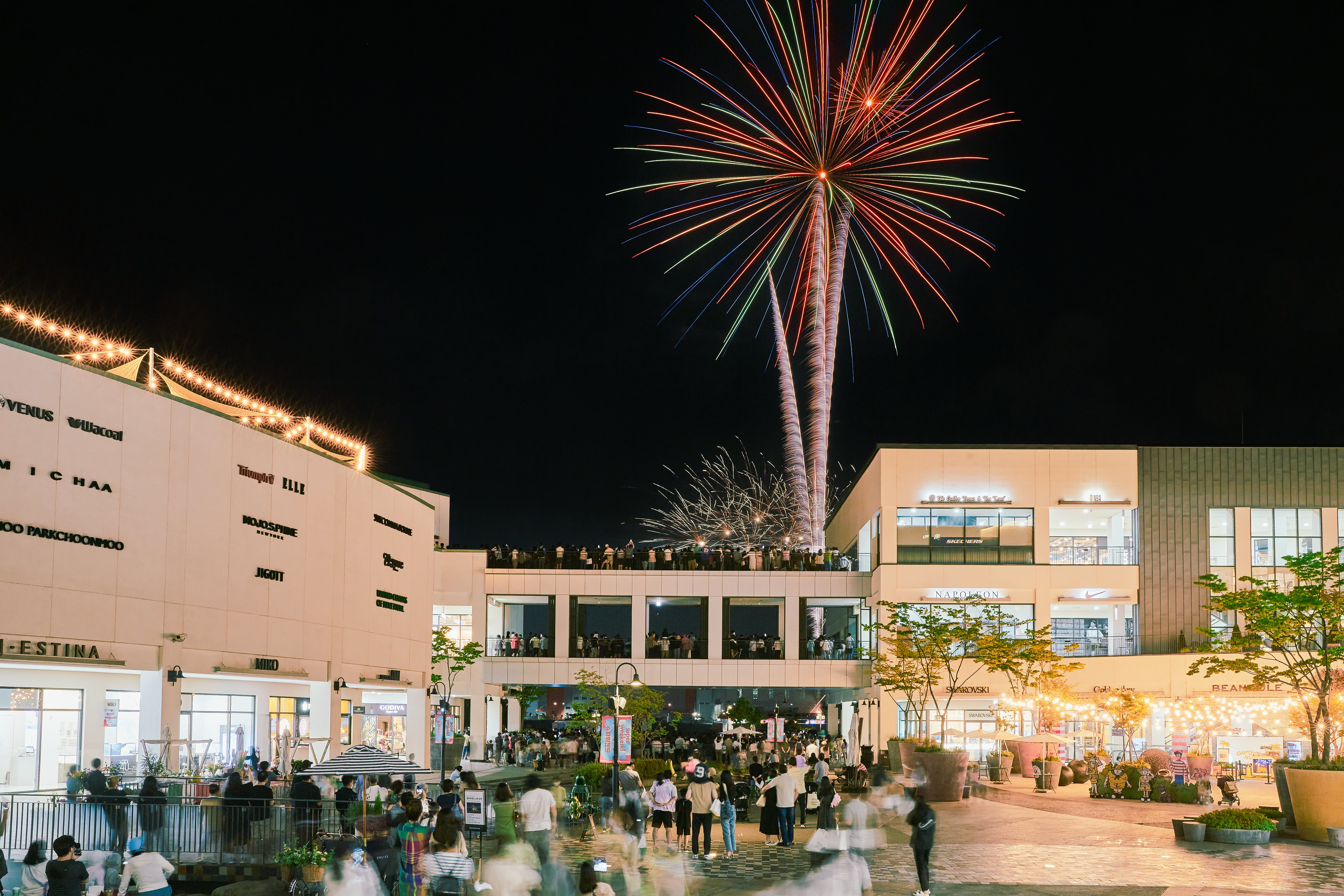 Hyundai Premium Outlet Gimpo + Fireworks Cruise Private Day Tour