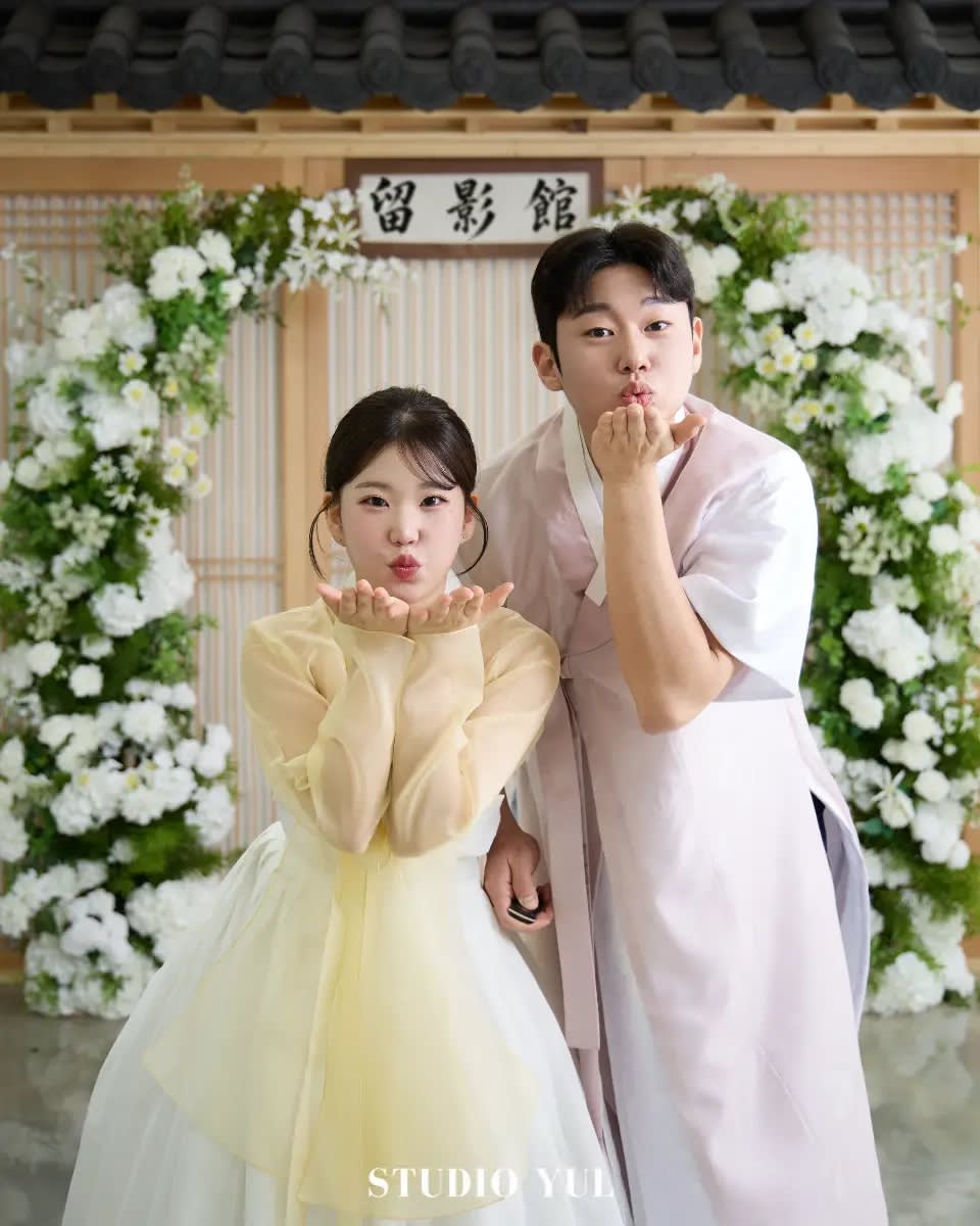 [Seoul] Premium Hanbok Studio Snap Photography in Sinsadong, Gangnam