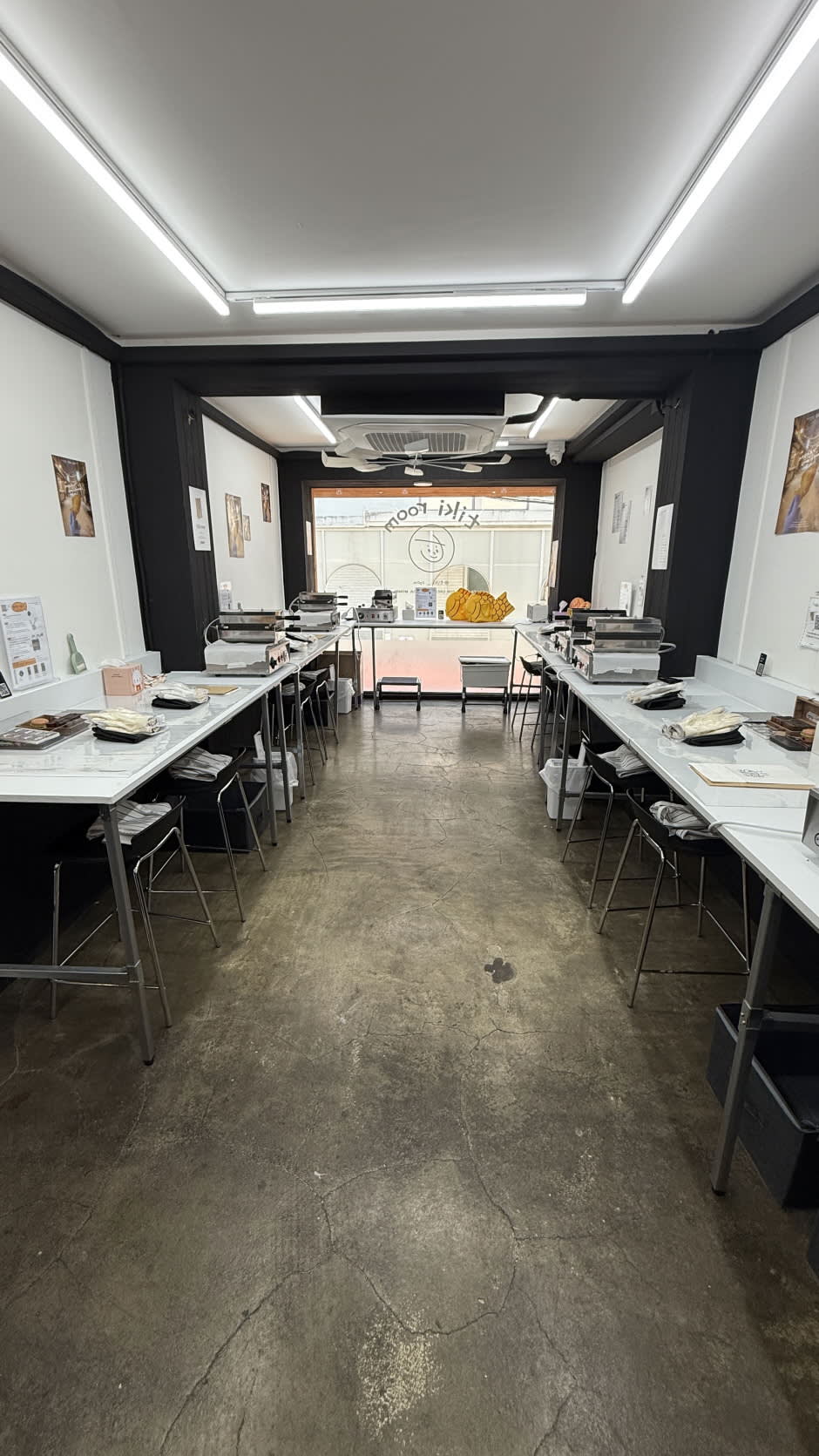 [首尔] 在弘大Tiki Room制作韩国小吃Bungeoppang