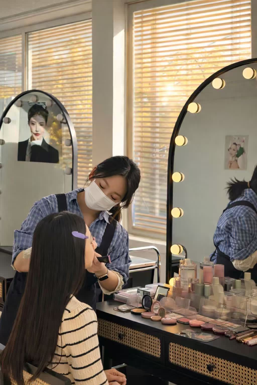 [Seoul] DeKo Signature K-Makeup & Simple Personal Color Analysis Experience