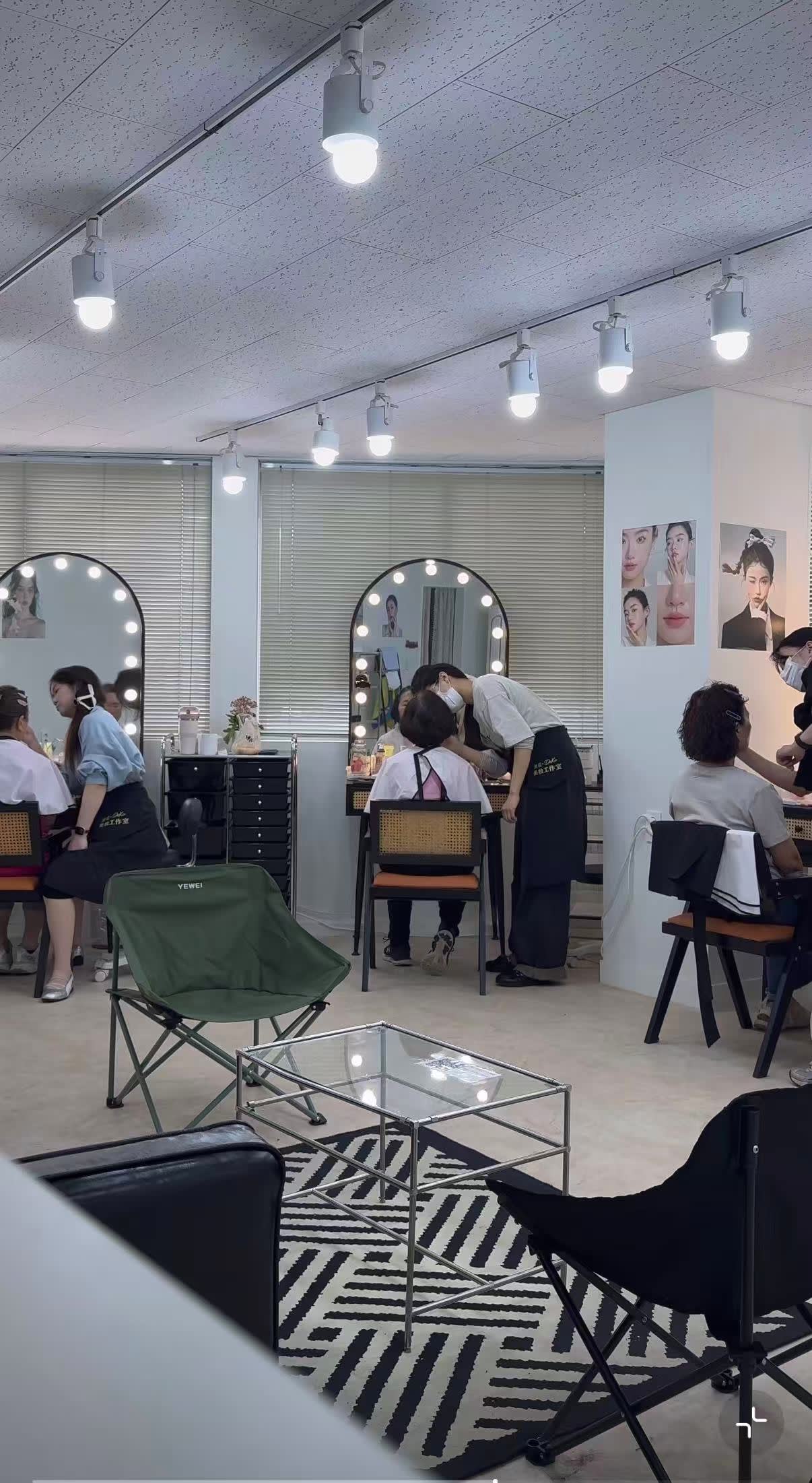 Hanbok-Inspired Korean Makeup + Personal Color Analysis Before Makeup