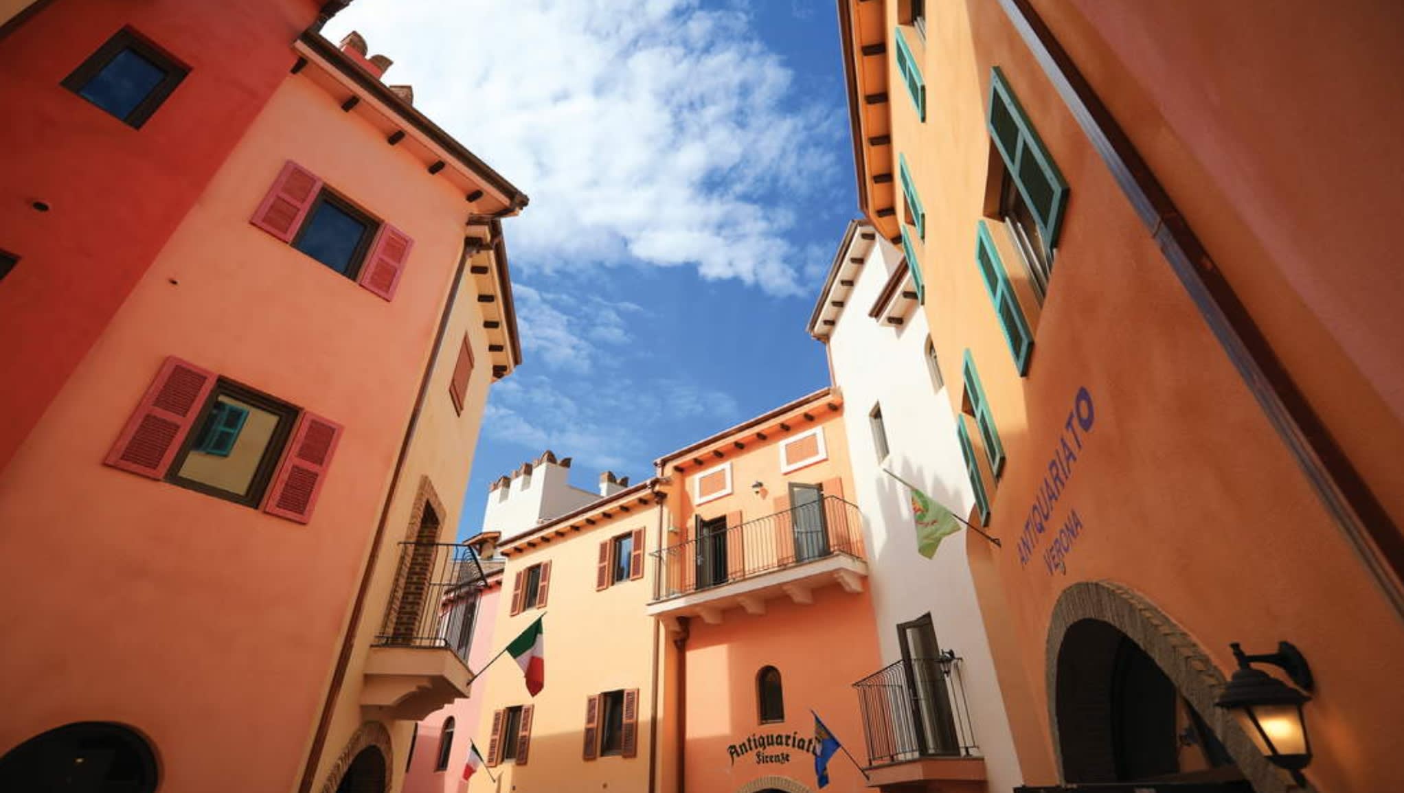 Petite France Or Italian Village + BBQ + Samaksan Cable Car Day Tour