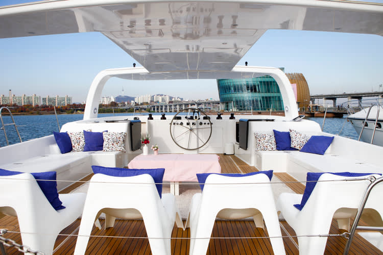 [ソウル]漢江 高級ヨット乗船体験チケット (Golden Blue Marina)