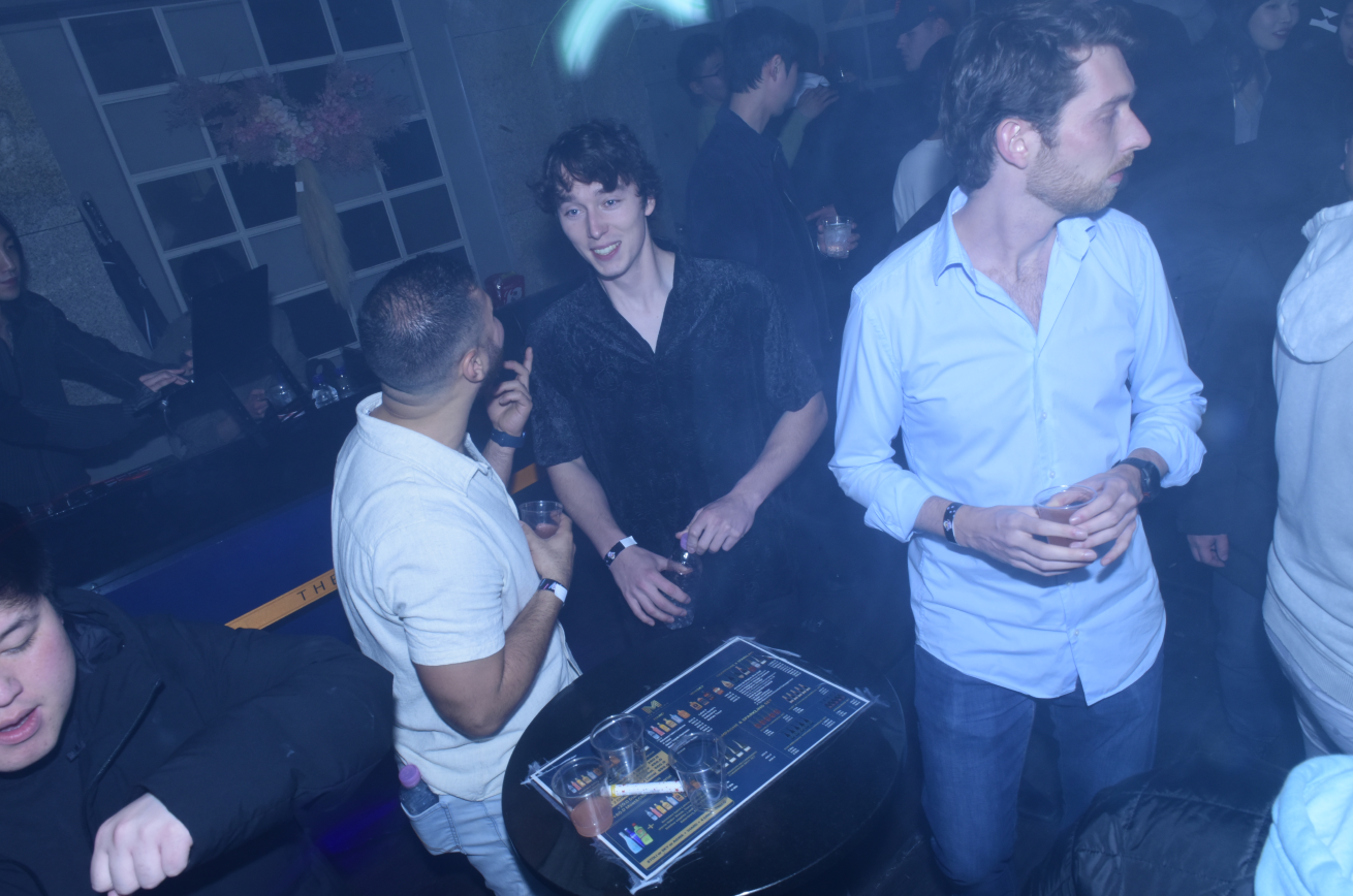 [首尔] 江南无限饮品 Pub Crawl