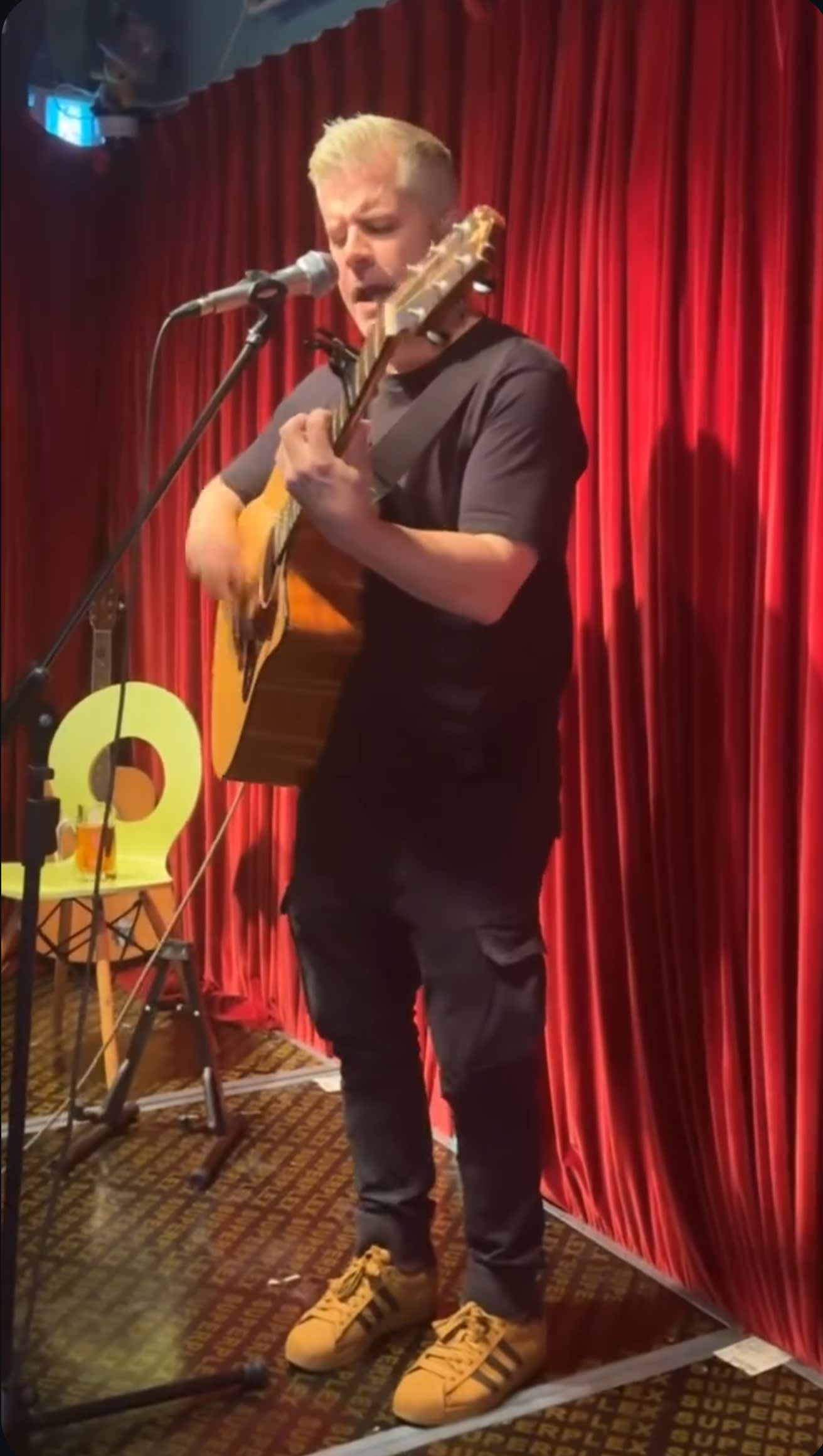 [首尔] 首尔的明星们: 与当地及海外艺人一起的 Open Mic