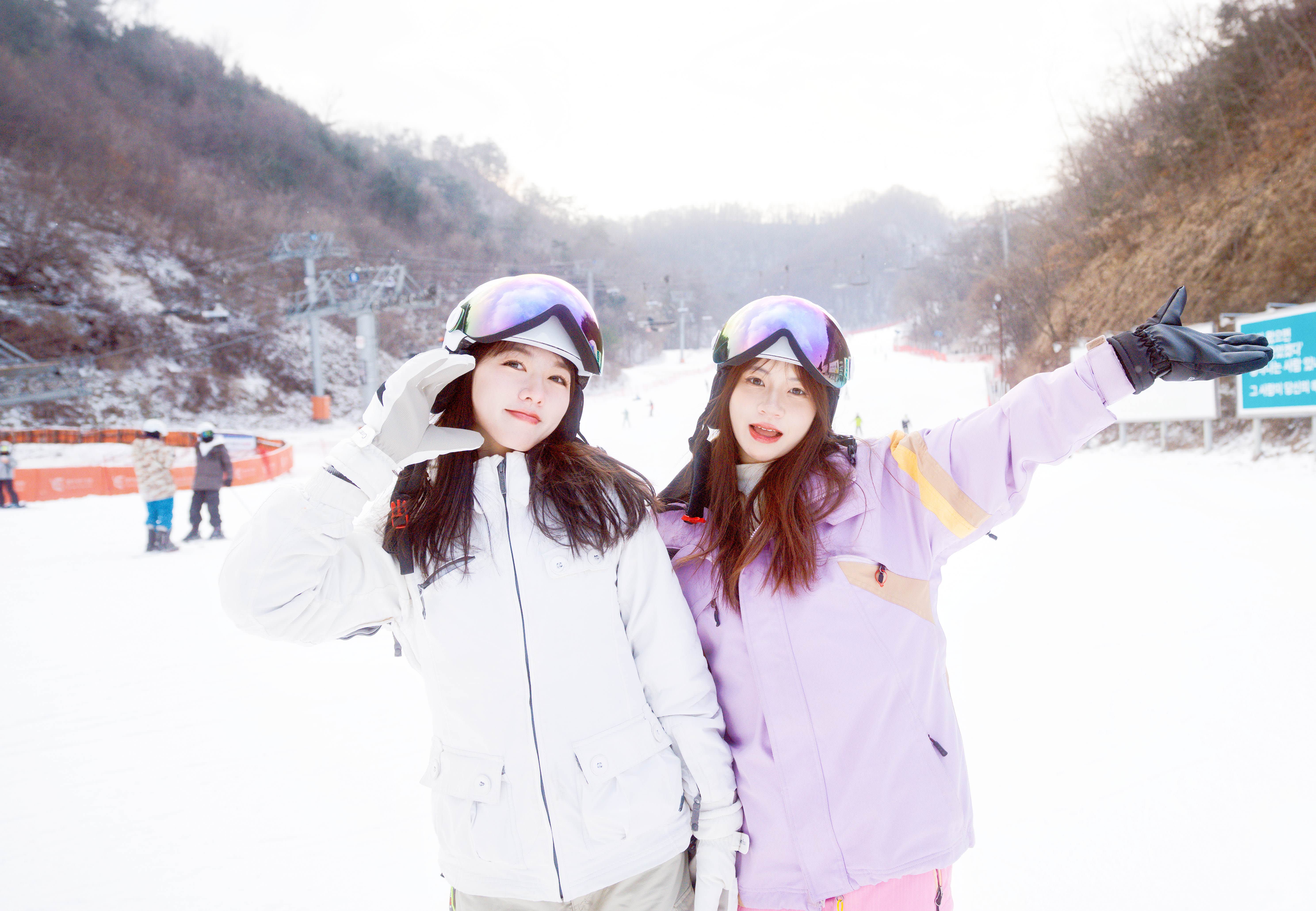 NOT USE - Elysian Ski Day Tour from Seoul  (Ski Clothing +Ski gear +Moving Walk+ Lift+ Basic Ski Lesson)