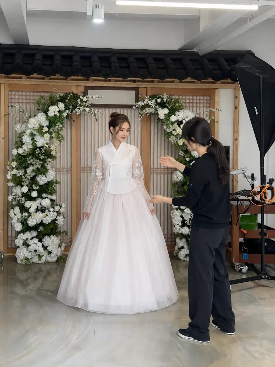 [Seoul] Premium Hanbok Studio Snap Photography in Sinsadong, Gangnam