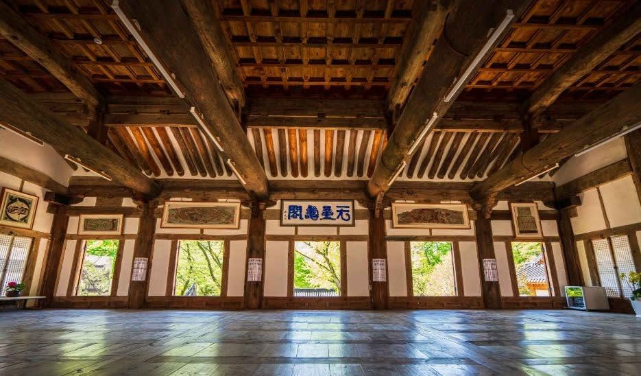 【釜山発】智異山紅葉観賞｜Baemsagol渓谷・泉隠寺日帰りツアー