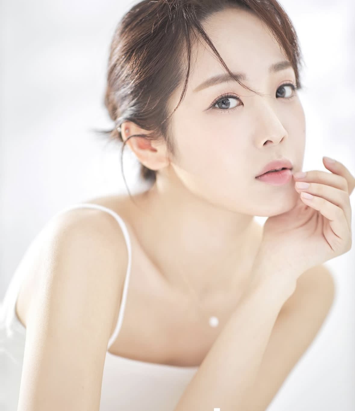 [Seoul Gangnam] [64% Discount]  K-pop Cheongdam-dong Beauty Salon Hair + Makeup Experience