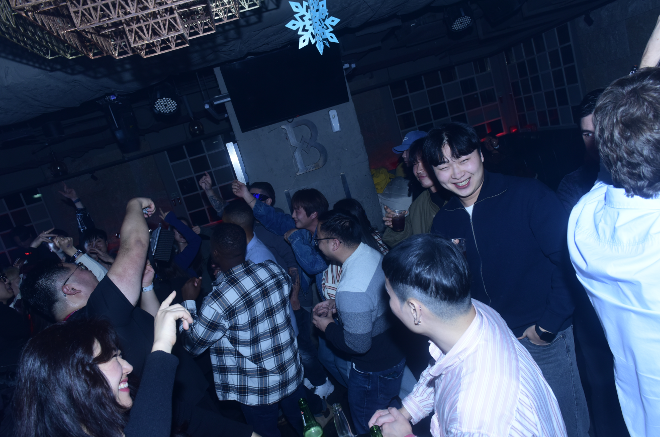 [首尔] 江南无限饮品 Pub Crawl