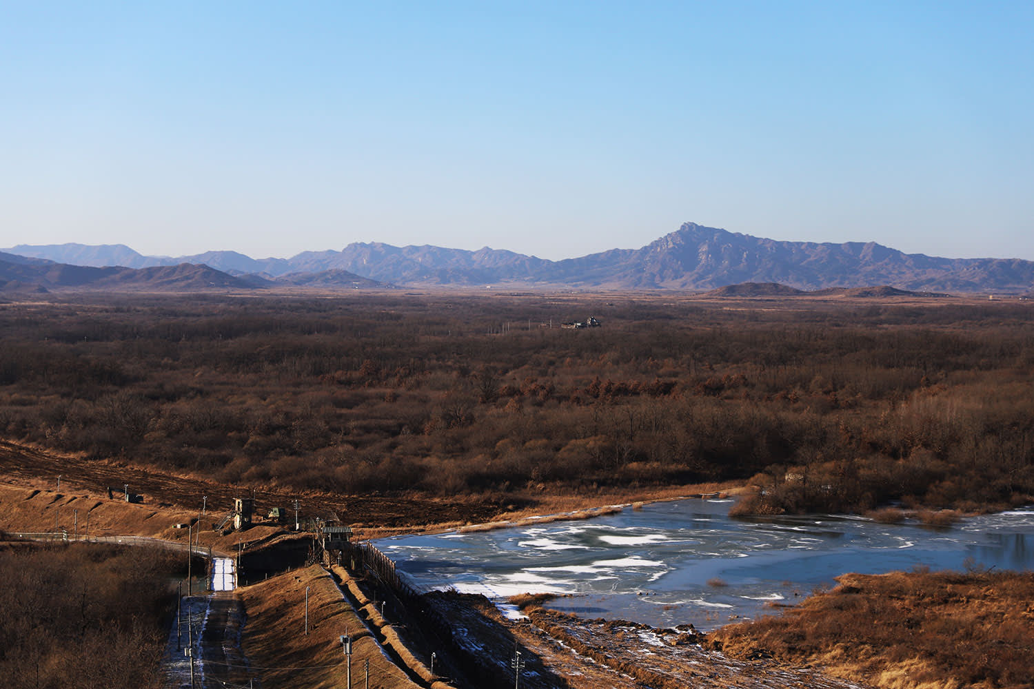 鉄原DMZ非武装地帯/第2トンネル+「UNESCO」漢灘江ジオパークツアー