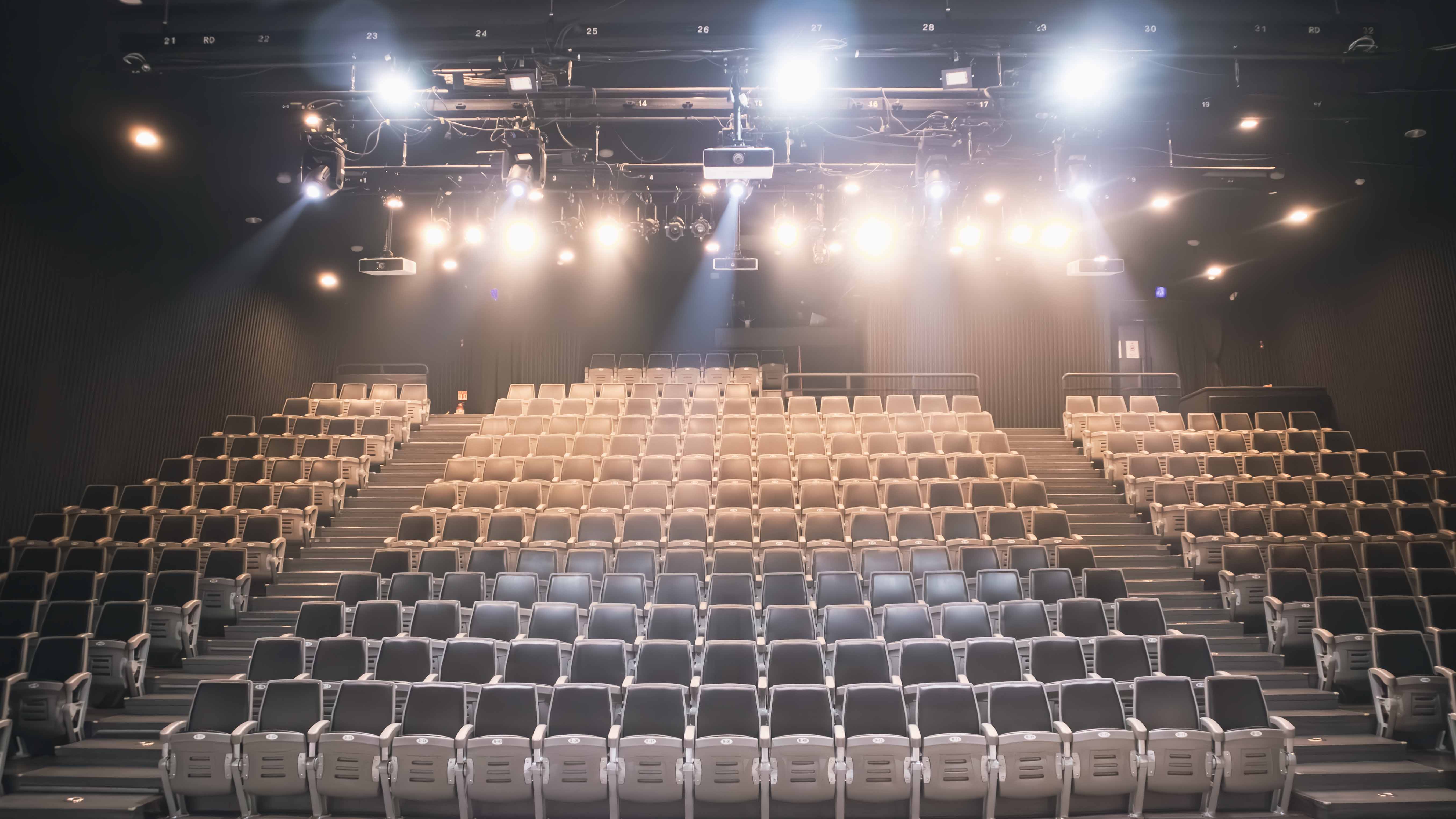 [首尔] The Painters：现场艺术与K-POP演出