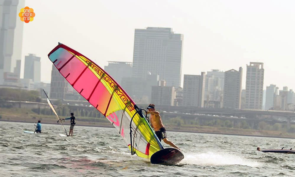 [首尔] 汉江海上悠闲运动 (独木舟+立式桨板+风帆冲浪)