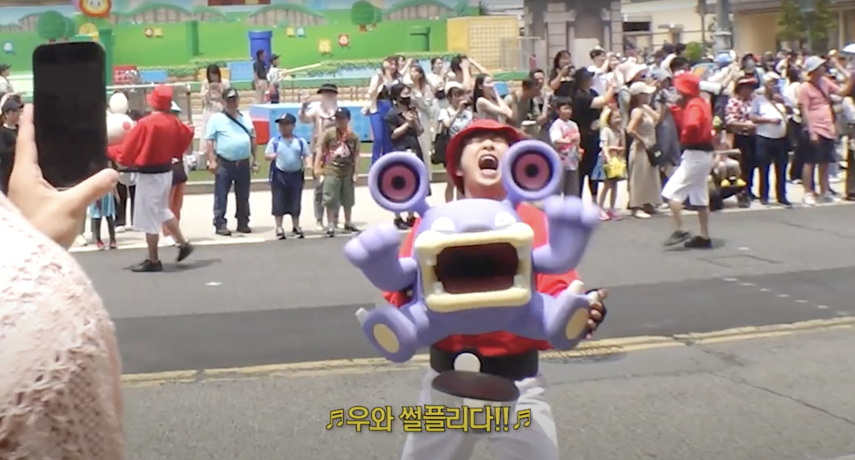 격한 환영에 대한 썰플리의 반응은? 하단 영상에서 확인!