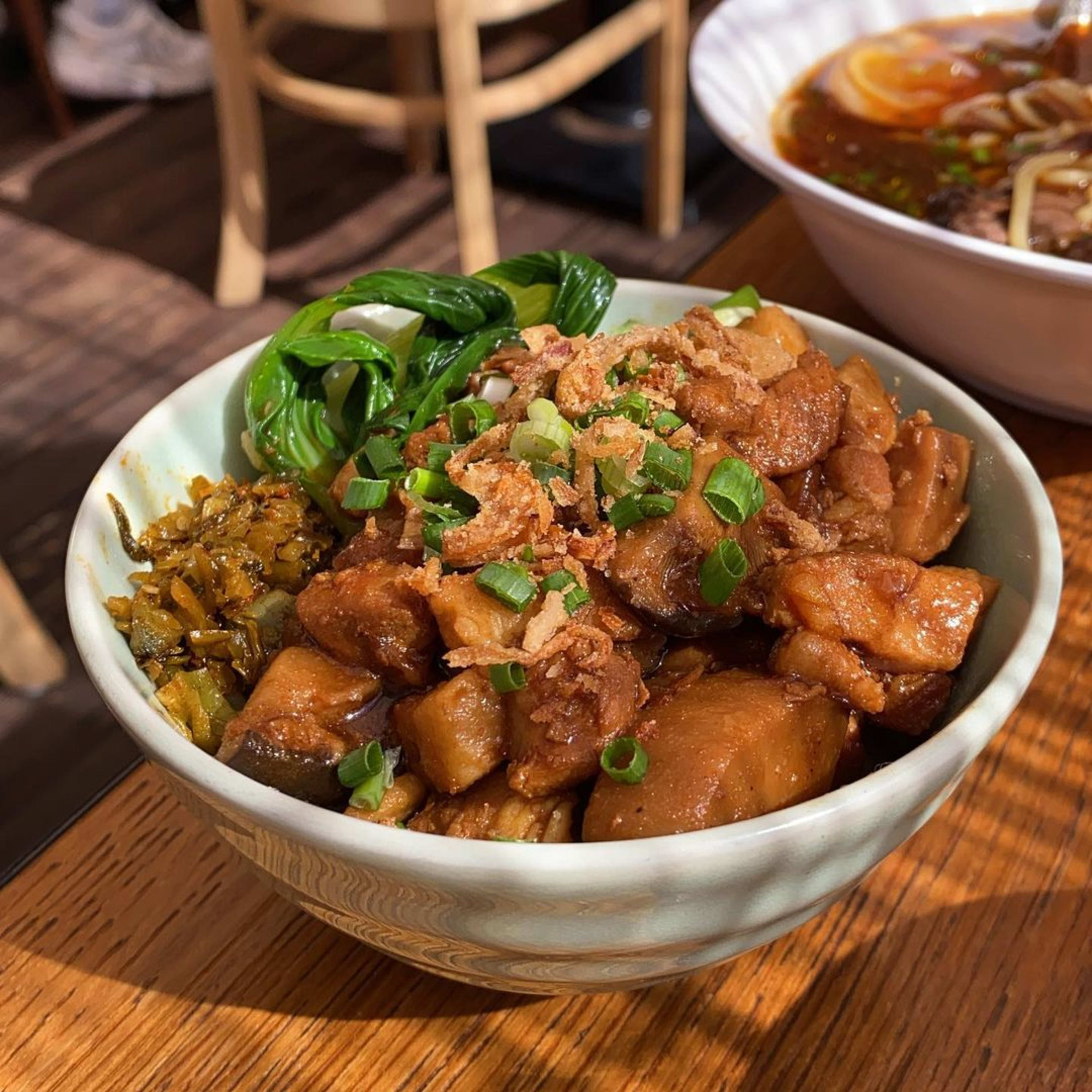 辣辣館（ララカン）｜釜山・西面で味わう本格四川式火鍋 | NOL World